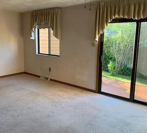 5th image of 108 Theresa Blvd
