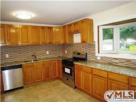 109 Moss Pl photo 1