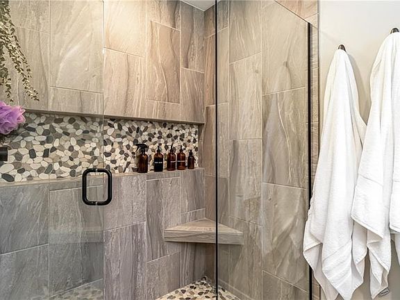 4th image of 1532 S 100th St