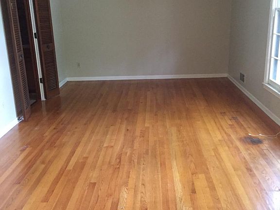 5th image of 11620 Oak St