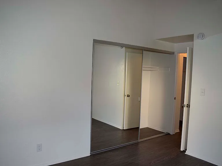 Ojai Gardens Apartments (Resort Apartments L.L.C.) — Photo 15