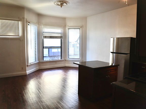 3rd image of 629 18th St Unit B