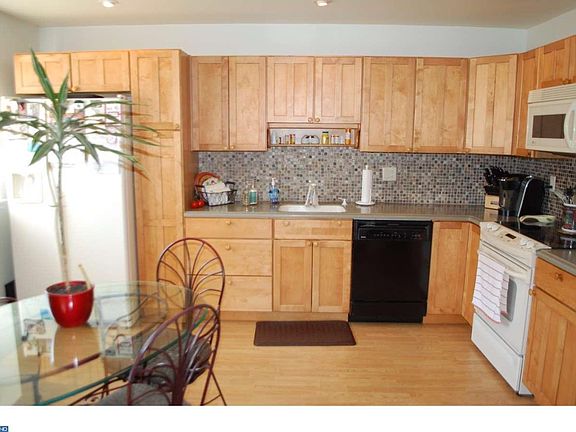 2nd image of 1380 Birch Ln