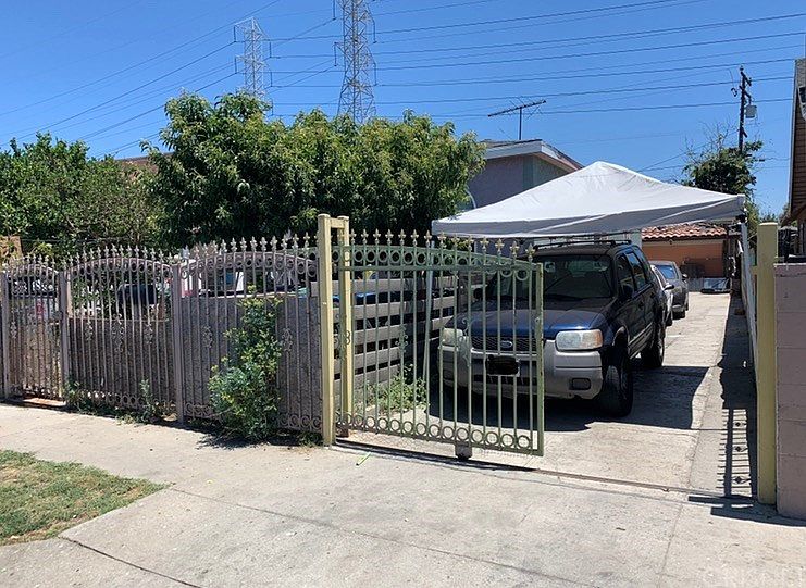 2nd image of 9326 Parmelee Ave