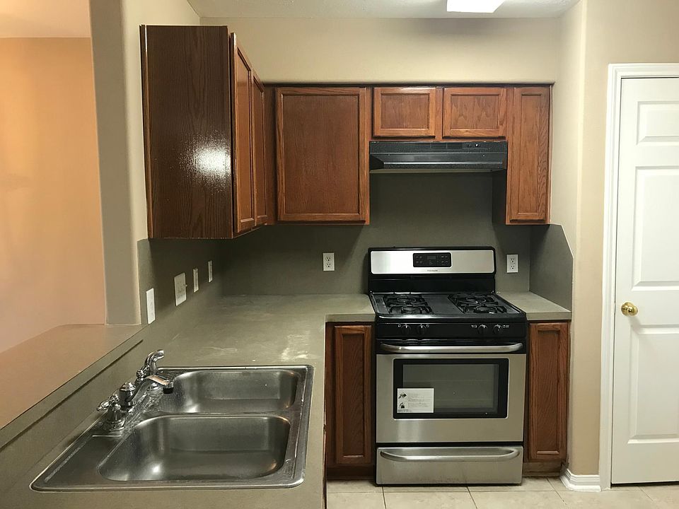 2nd image of 7410 Parkcraft Dr
