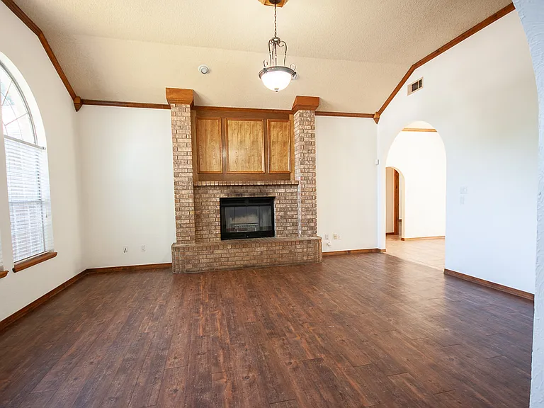 421 Chanticleer Pl — Photo 4