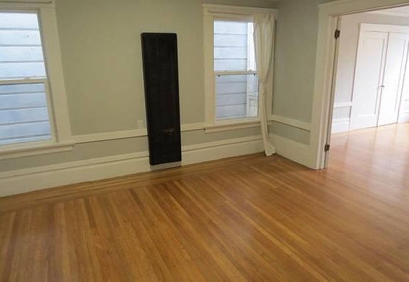 5th image of 318 3rd Ave APT A