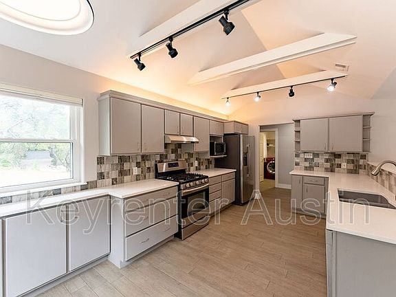 5th image of 6610 Hill Oaks Dr