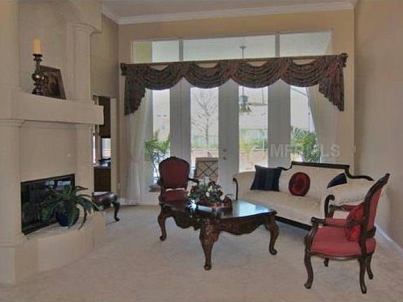 Living Room/Fireplace