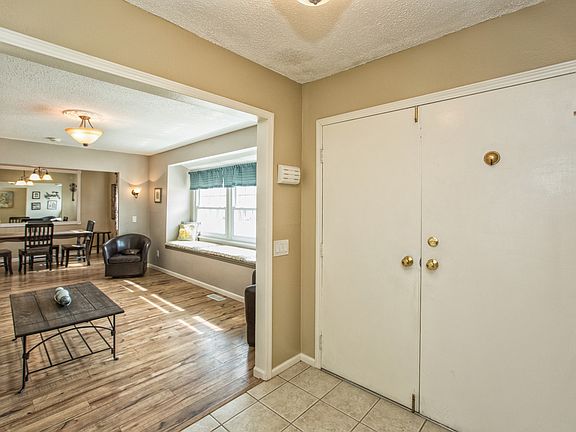 3rd image of 4945 Sefton Dr