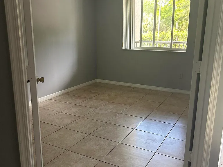 410 S Park Rd #1204 — Photo 17
