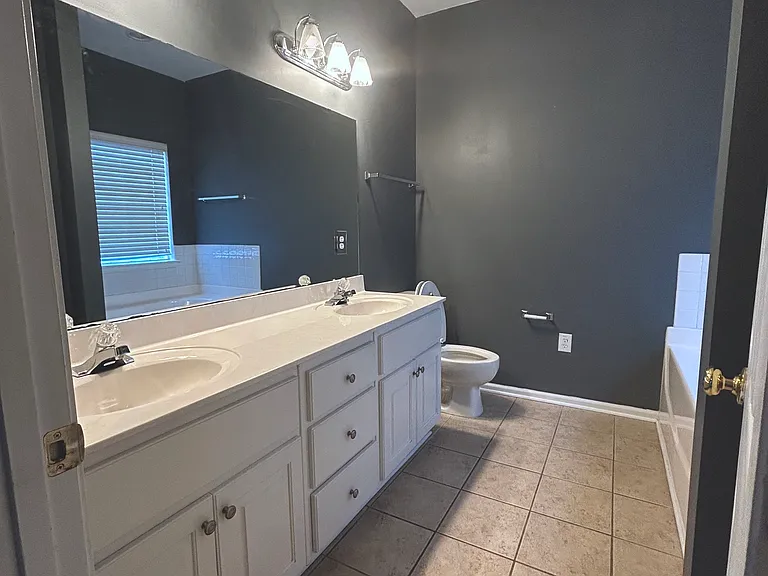 375 Northwood St — Photo 9