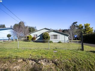 550 N 8th St, Lakeside, OR 97449