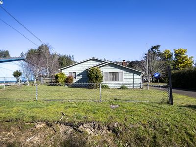550 N 8th St, Lakeside, OR, 97449