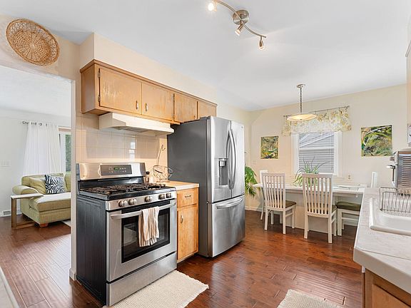 5th image of 1043 Arundel St