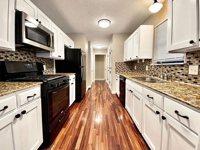 11473 S Emerson Pl — Photo 4