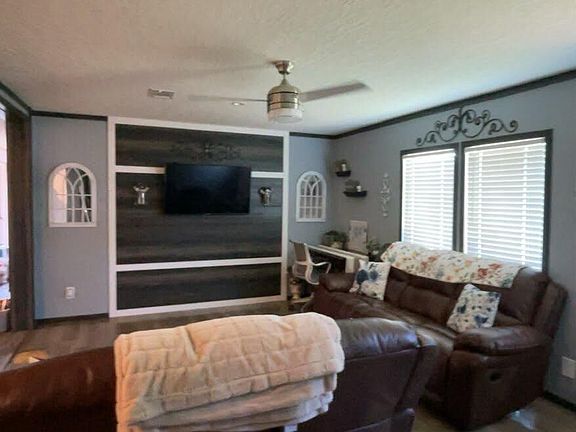 4th image of 138 Canary Cir