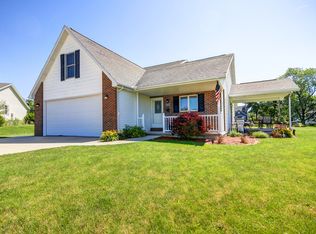 307 S New St, Gifford, IL 61847