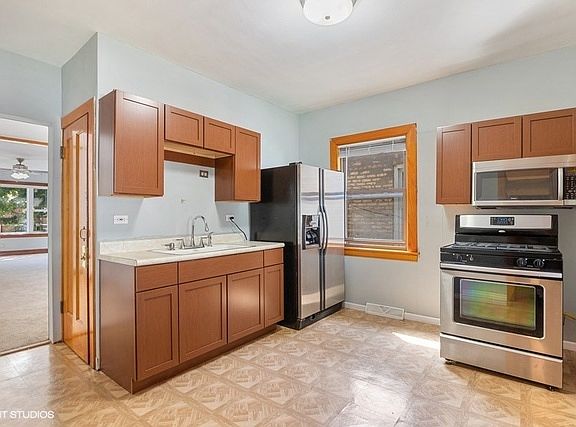 3rd image of 1538 Cuyler Ave