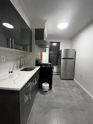 Rented by King Zone Realty Inc | media 9