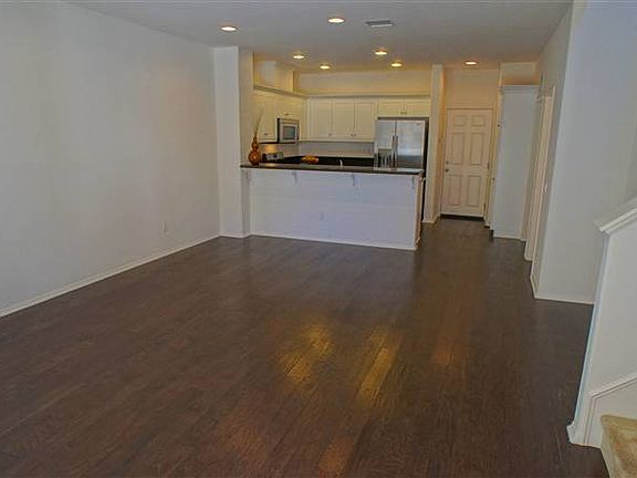 4th image of 794 Ocean Breeze Dr