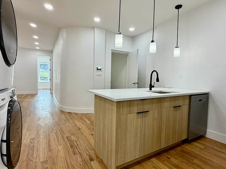 178 Utica Ave #2H — Photo 9