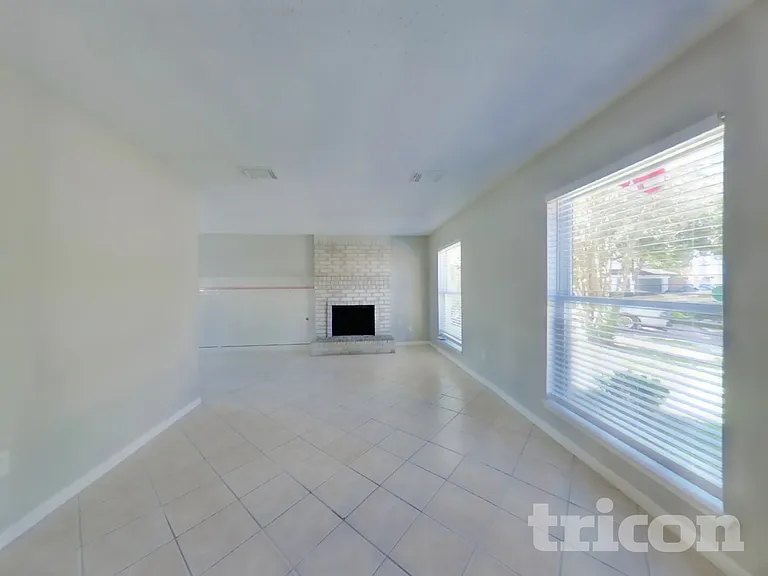 7519 Lobera Dr — Photo 2