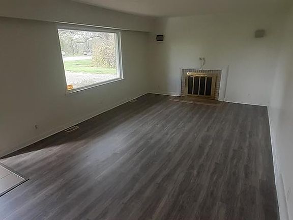 5th image of 6184 Flushing Rd