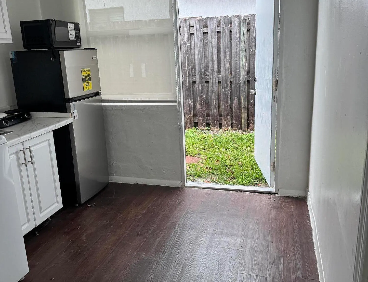 2 bed, 1.0 bath, 1054 sqft, $1,700 — Photo 4