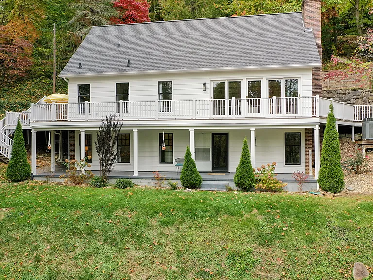 135 Layfield Dr — Photo 12