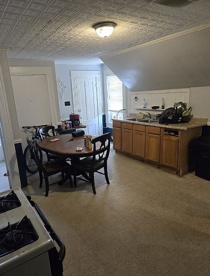 2nd image of 47 Dyson St #3