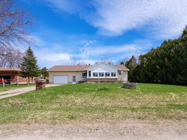 9 Bayfield St, Northern Bruce Peninsula, ON N0H 1W0