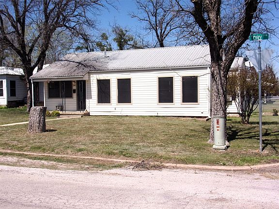 3rd image of 1902 W Dry St