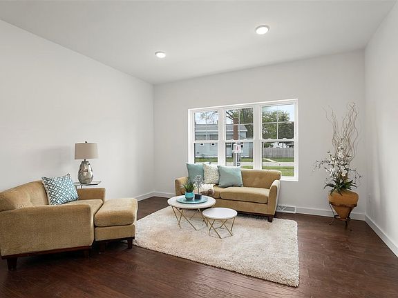2nd image of 755 William St #3
