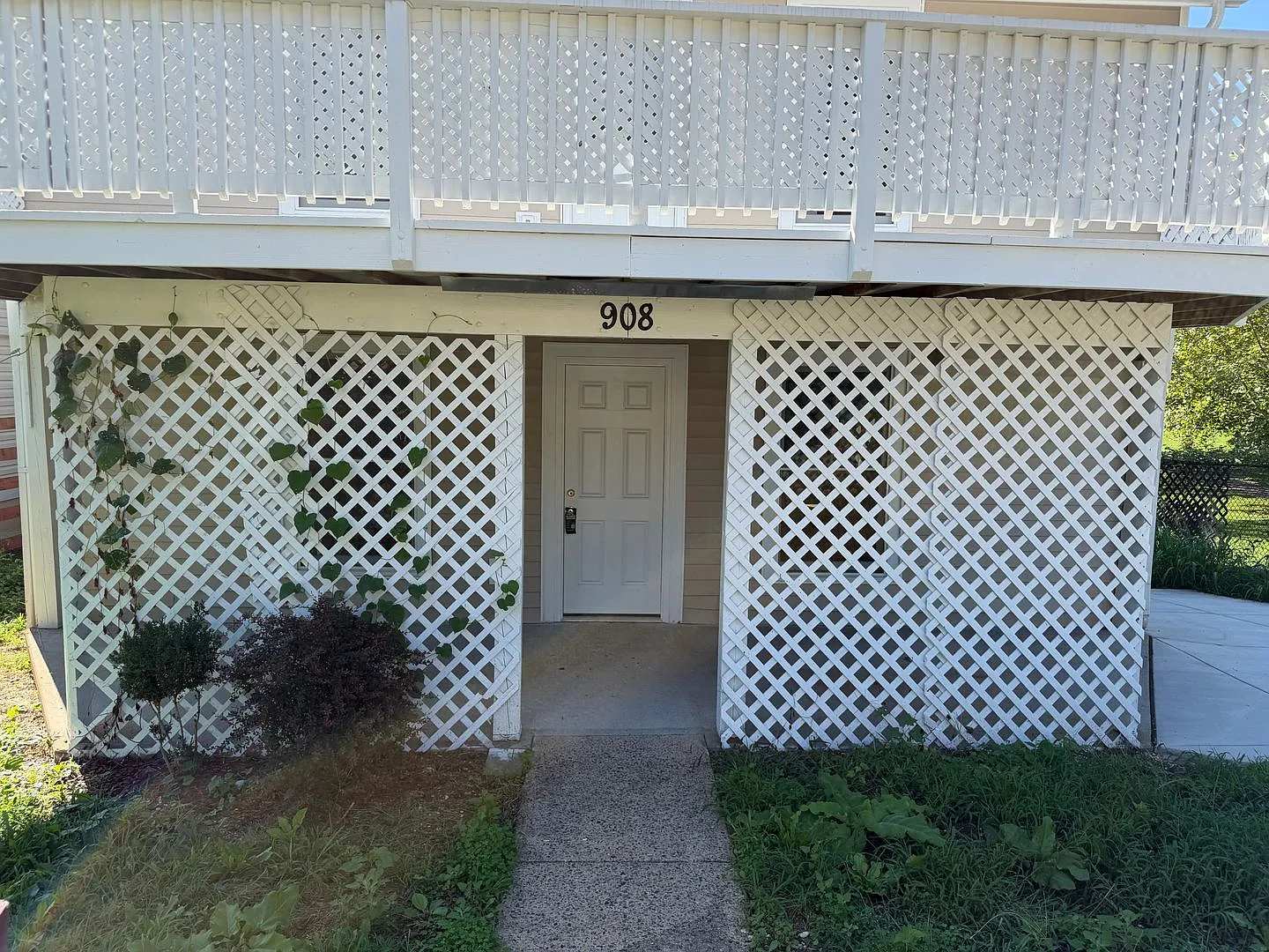908 Rives Street - Beautifully Updated 3-Bedroom Home with Fenced in Yard! — Photo 3