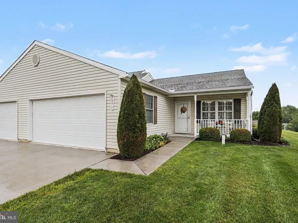 1371 Chami Dr #166, Spring Grove, PA 17362