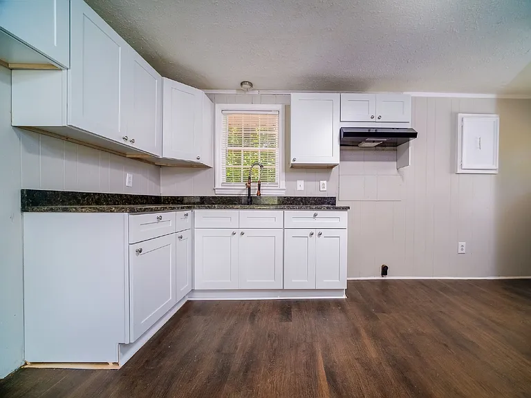 2017 Redwood Cir — Photo 34