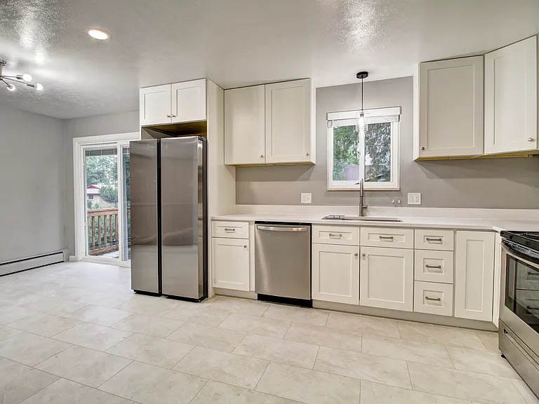 12020 W 63rd Pl — Photo 4