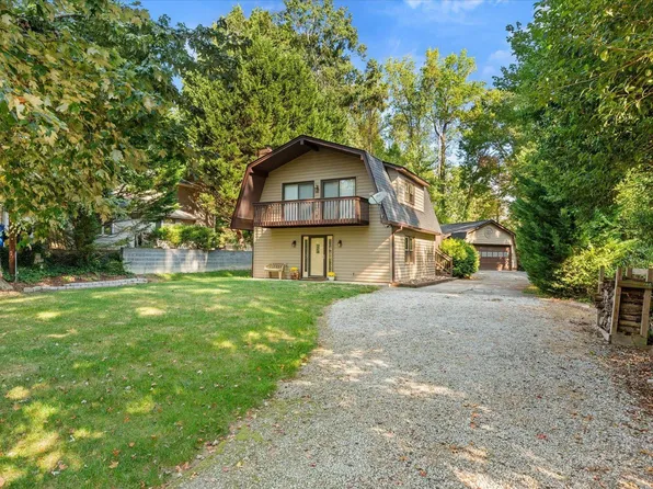 107 Forestdale Dr, Taylors, SC 29687