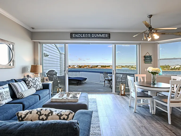 250 Dune Rd #116 — Photo 3
