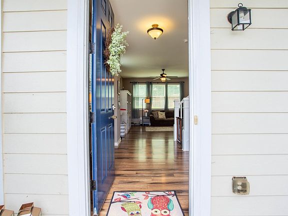 3rd image of 267 Edinburgh Ln