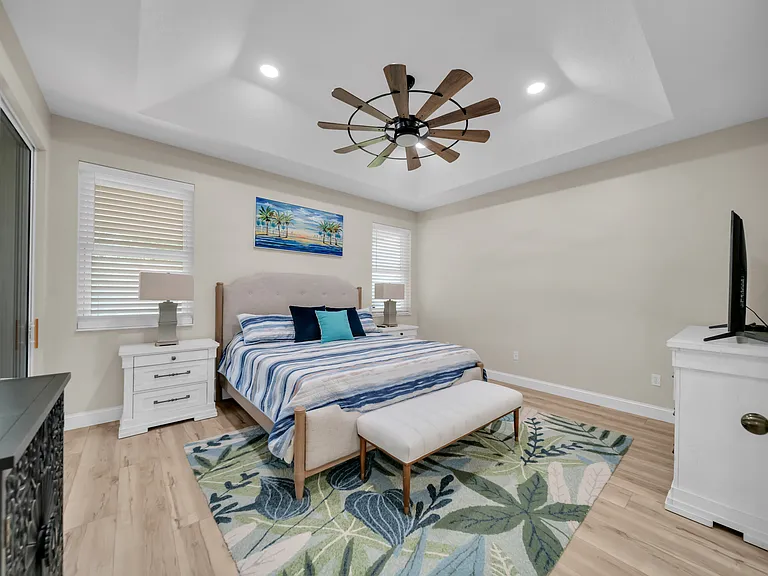 1358 Hedgewood Cir — Photo 18