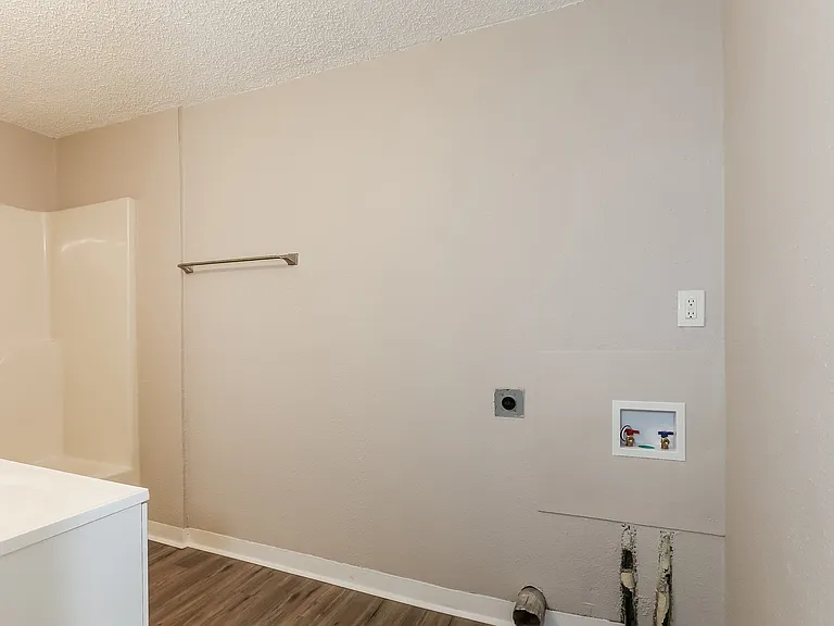 1813442_028_laundry_room_13131334.jpg
