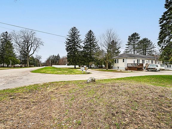 3rd image of 7363 N Shore Dr Unit 5