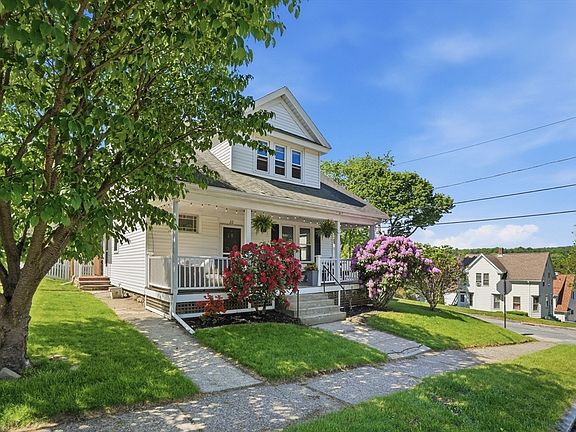 2nd image of 22 Merrill Rd