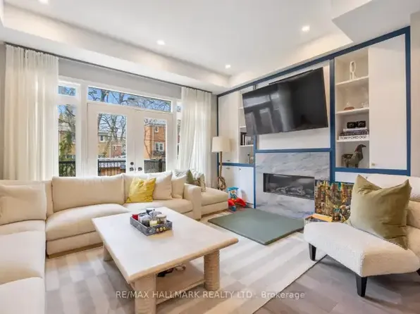 158 Wheeler Ave #1A, Toronto, ON M4L 3V4