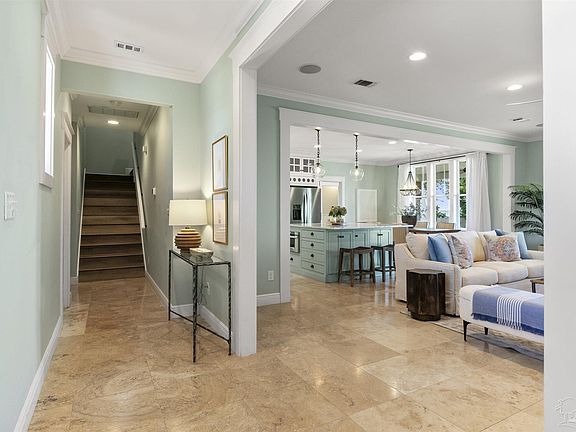 4th image of 4661 Isles Dr