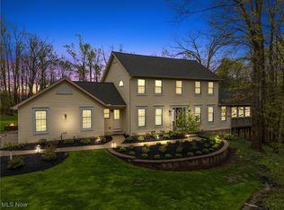 10945 Burlington Ridge Dr, Chardon, OH 44024
