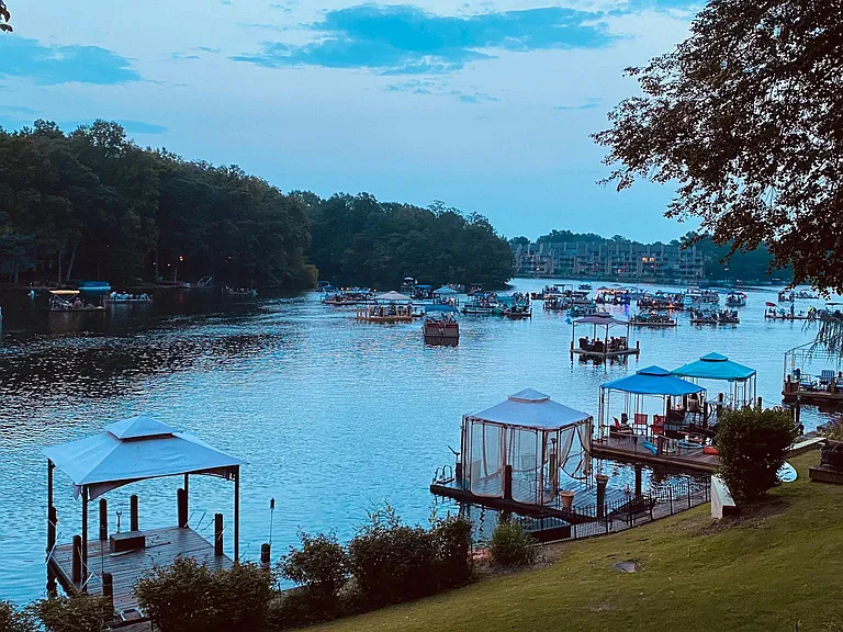 Private lake concert (organized 2/yr)