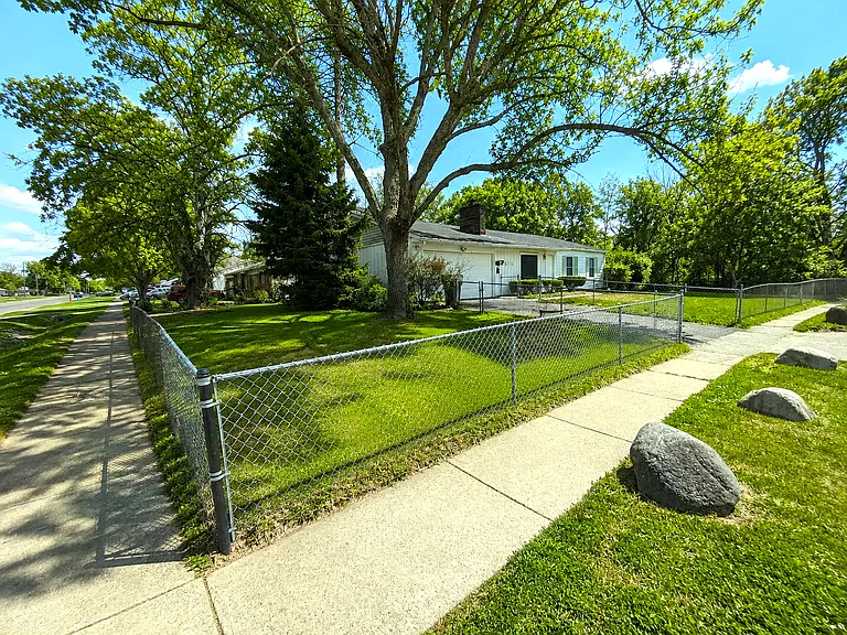 4511 N Kenmore Rd — Photo 13